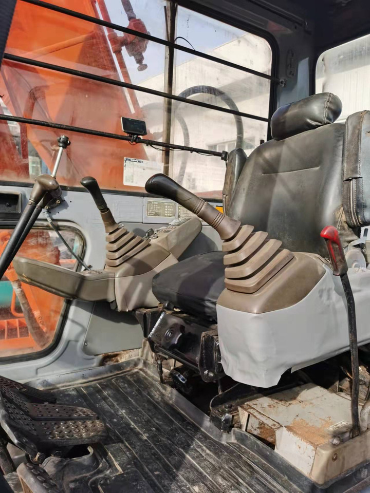 HITACHI EX120-2 - Excavator pe şenile: Foto 5 HITACHI EX120-2 - Excavator pe şenile: Foto 5