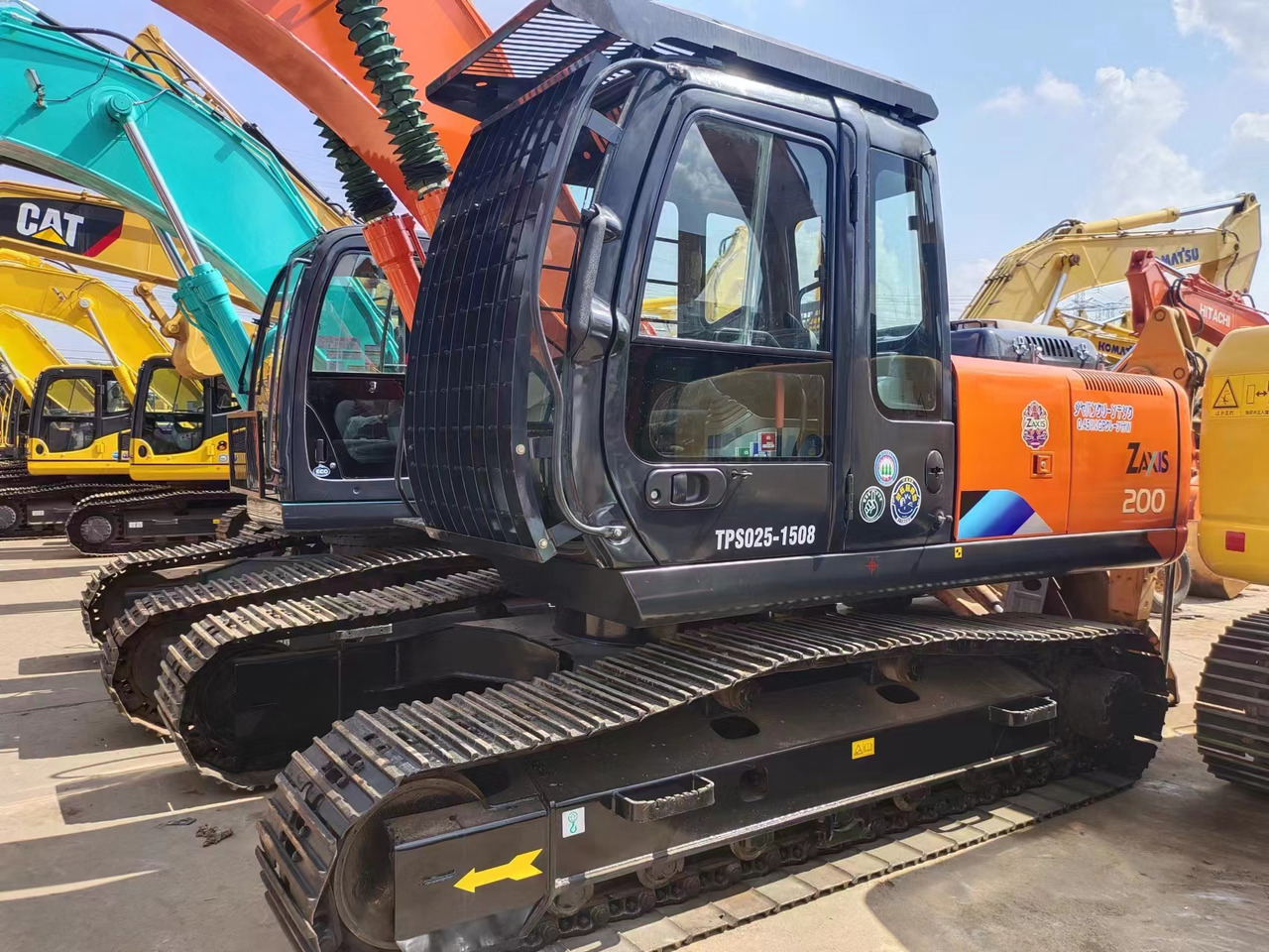 HITACHI ZX200 - Excavator pe şenile: Foto 1 HITACHI ZX200 - Excavator pe şenile: Foto 1