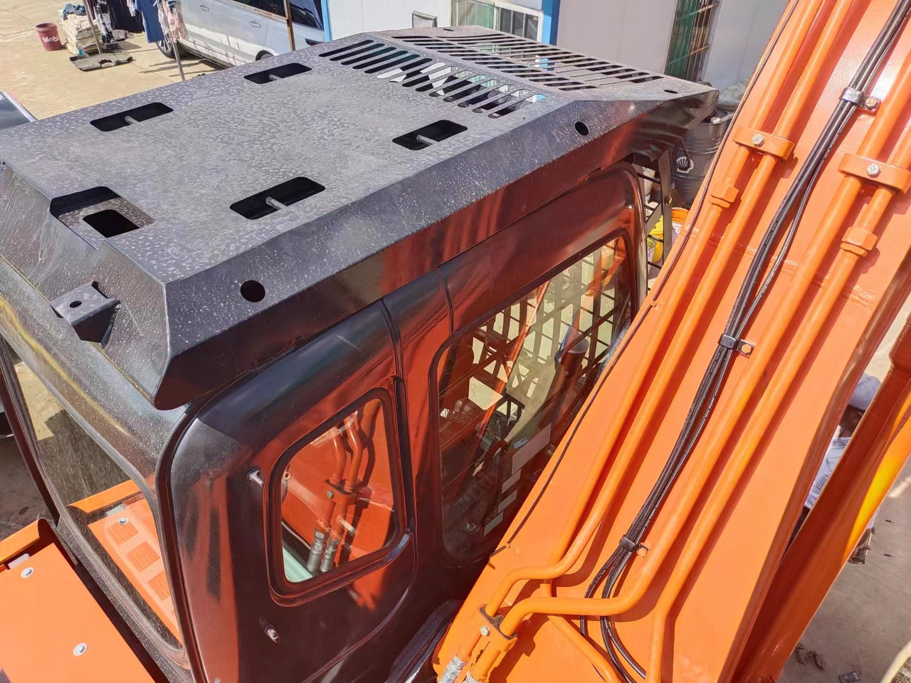 HITACHI ZX200 - Excavator pe şenile: Foto 5 HITACHI ZX200 - Excavator pe şenile: Foto 5