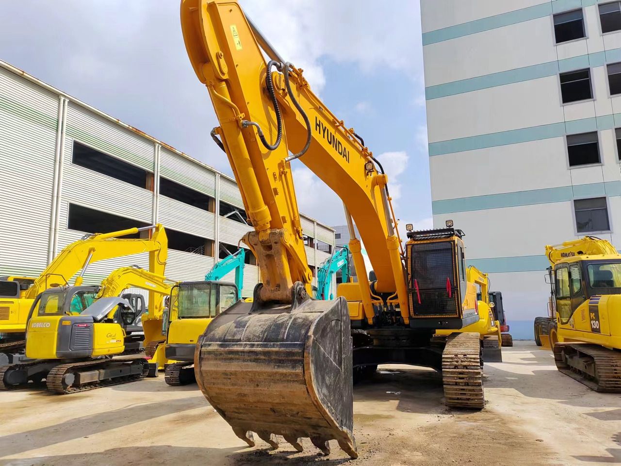 HYUNDAI R385LC-9T R305 R220 - Excavator pe şenile: Foto 2 HYUNDAI R385LC-9T R305 R220 - Excavator pe şenile: Foto 2