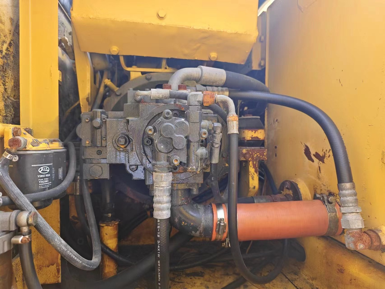 KOMATSU PW130 - Excavator pe roţi: Foto 5 KOMATSU PW130 - Excavator pe roţi: Foto 5