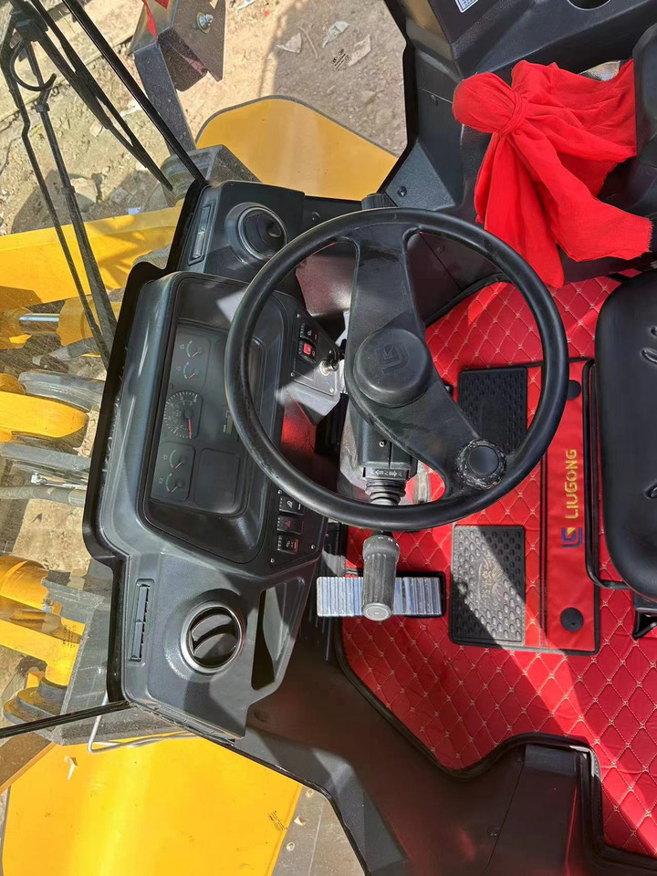 Încărcător frontal pe pneuri nou LIUGONG 856H: Foto 6