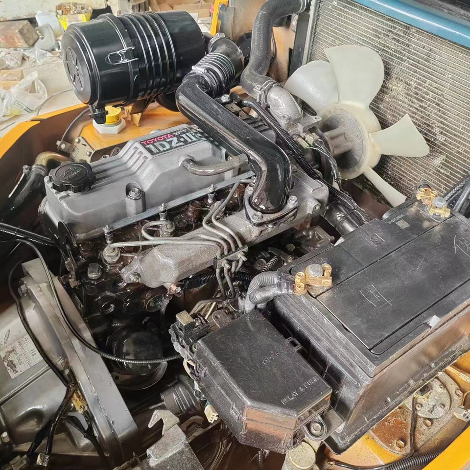 TOYOTA FD30 - Stivuitor diesel: Foto 5 TOYOTA FD30 - Stivuitor diesel: Foto 5