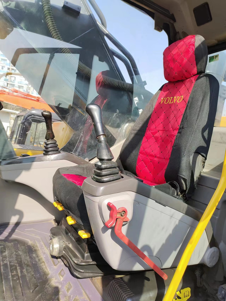 VOLVO EC460 - Excavator pe şenile: Foto 4 VOLVO EC460 - Excavator pe şenile: Foto 4