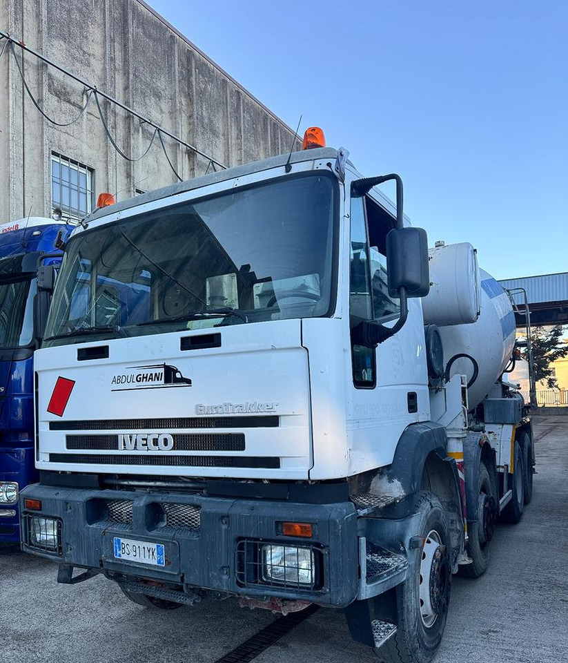 Betonpompa CIFA Iveco Trakker 410E44 - Autobetonieră cu pompă: Foto 2 Betonpompa CIFA Iveco Trakker 410E44 - Autobetonieră cu pompă: Foto 2