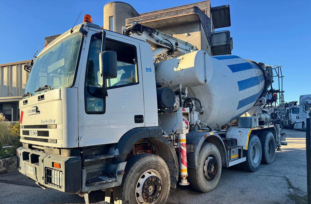 Betonpompa CIFA Iveco Trakker 410E44 - Autobetonieră cu pompă: Foto 5 Betonpompa CIFA Iveco Trakker 410E44 - Autobetonieră cu pompă: Foto 5