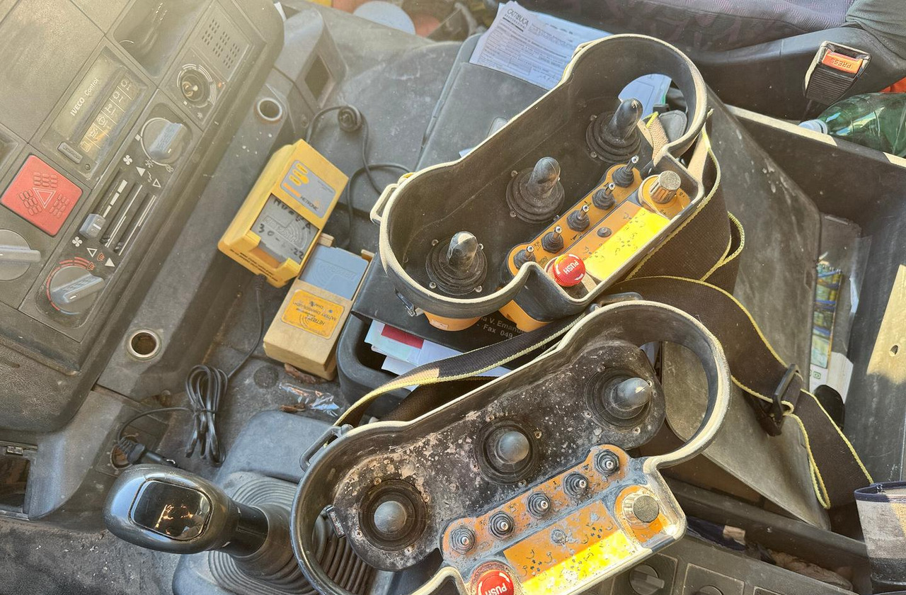 Betonpompa CIFA Iveco Trakker 410E44 - Autobetonieră cu pompă: Foto 4 Betonpompa CIFA Iveco Trakker 410E44 - Autobetonieră cu pompă: Foto 4