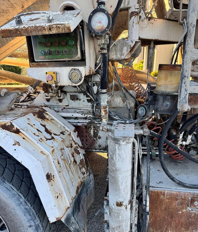 Autobetonieră cu pompă Betonpompa CIFA Iveco Trakker 410E44: Foto 22