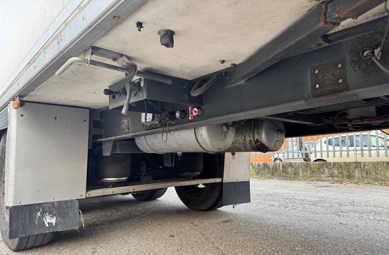 SEMIRIMORCHIO FRIGO CHEREAU - Semiremorcă frigider: Foto 5 SEMIRIMORCHIO FRIGO CHEREAU - Semiremorcă frigider: Foto 5