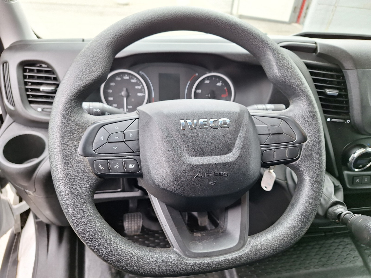 IVECO Daily ne postoji - Dubă: Foto 5 IVECO Daily ne postoji - Dubă: Foto 5