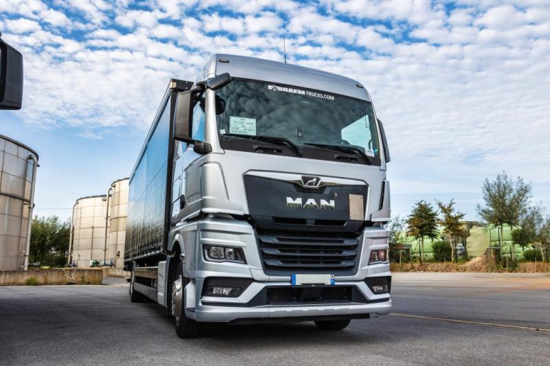 MAN TGX 18.400 XLX+HAYON - Camion cu prelată: Foto 2 MAN TGX 18.400 XLX+HAYON - Camion cu prelată: Foto 2