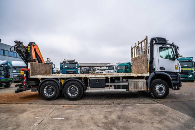 Mercedes AROCS 2648 + PALFINGER 23 T/M + 5 EXT - Camion platformă, Camion cu macara: Foto 3 Mercedes AROCS 2648 + PALFINGER 23 T/M + 5 EXT - Camion platformă, Camion cu macara: Foto 3