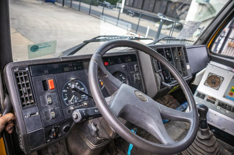 Mercedes SK 2531-6X2-PATA/BITUMEN/ASFALT/GOUDRON - Camion basculantă: Foto 5 Mercedes SK 2531-6X2-PATA/BITUMEN/ASFALT/GOUDRON - Camion basculantă: Foto 5