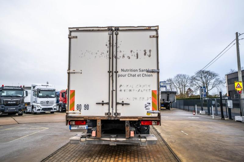 Renault D 19 280 WIDE + DHOLLANDIA 3 T. - Camion furgon: Foto 4 Renault D 19 280 WIDE + DHOLLANDIA 3 T. - Camion furgon: Foto 4