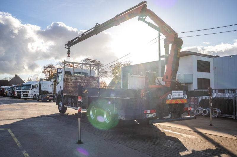 Renault KERAX 380 DXI+E5+PK18TM/3EXT - Camion platformă, Camion cu macara: Foto 4 Renault KERAX 380 DXI+E5+PK18TM/3EXT - Camion platformă, Camion cu macara: Foto 4