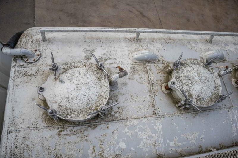 Renault T 460+SILO/ 5 COMP. - Camion cisternă: Foto 4 Renault T 460+SILO/ 5 COMP. - Camion cisternă: Foto 4