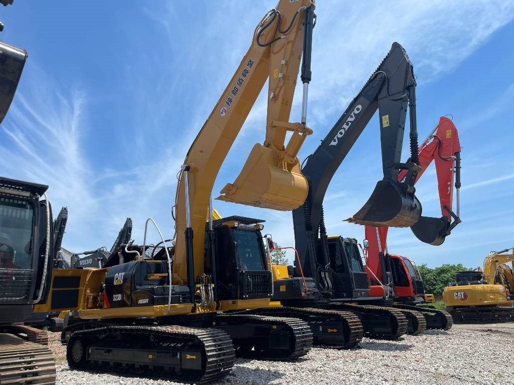 CAT 323D2 - Excavator pe şenile: Foto 5 CAT 323D2 - Excavator pe şenile: Foto 5