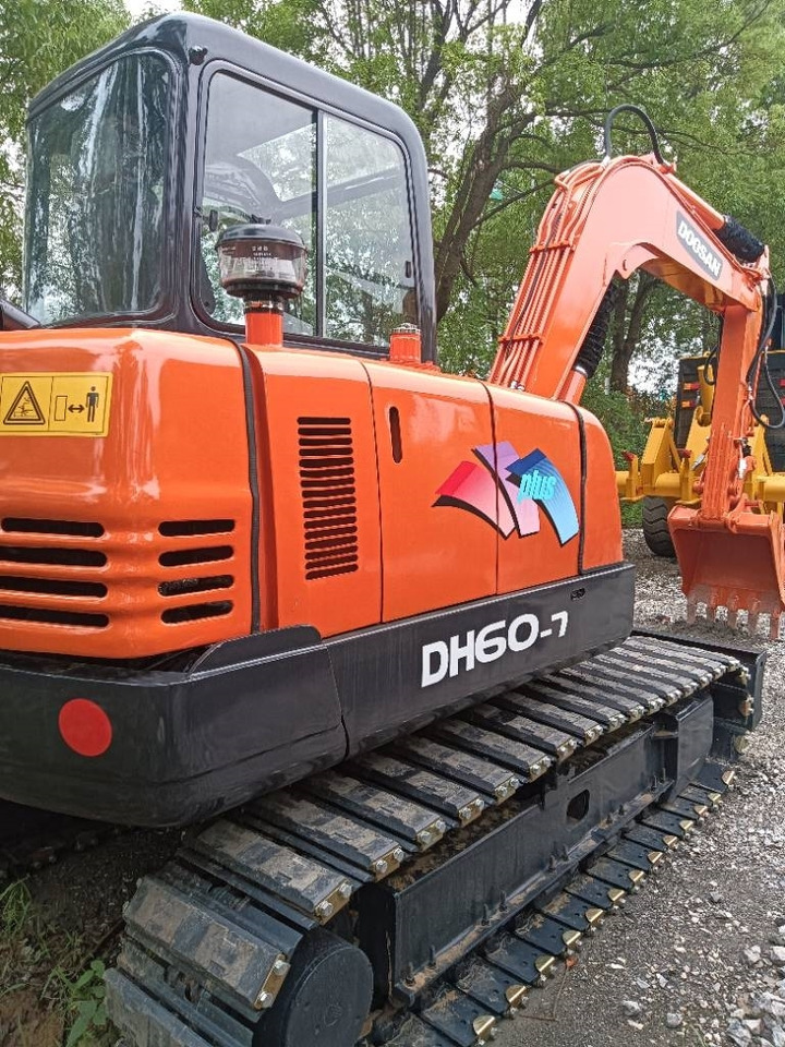 Doosan DH 60 - Excavator pe şenile: Foto 5 Doosan DH 60 - Excavator pe şenile: Foto 5