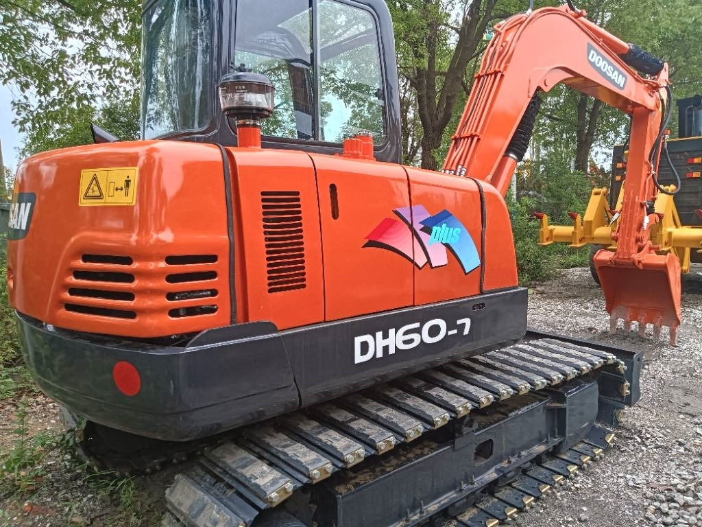 Doosan DH 60 - Excavator pe şenile: Foto 4 Doosan DH 60 - Excavator pe şenile: Foto 4