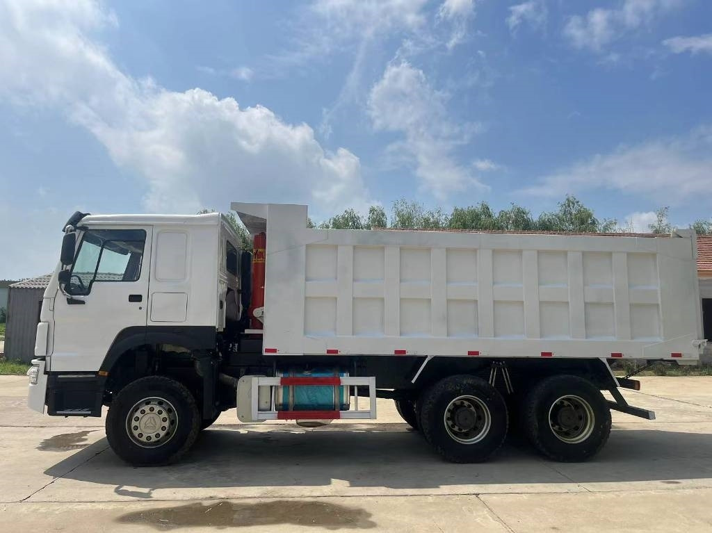 Camion basculantă Howo 371: Foto 9