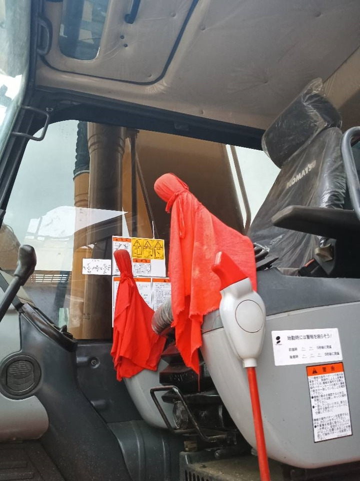 Komatsu PC 220-8 - Excavator pe şenile: Foto 5 Komatsu PC 220-8 - Excavator pe şenile: Foto 5