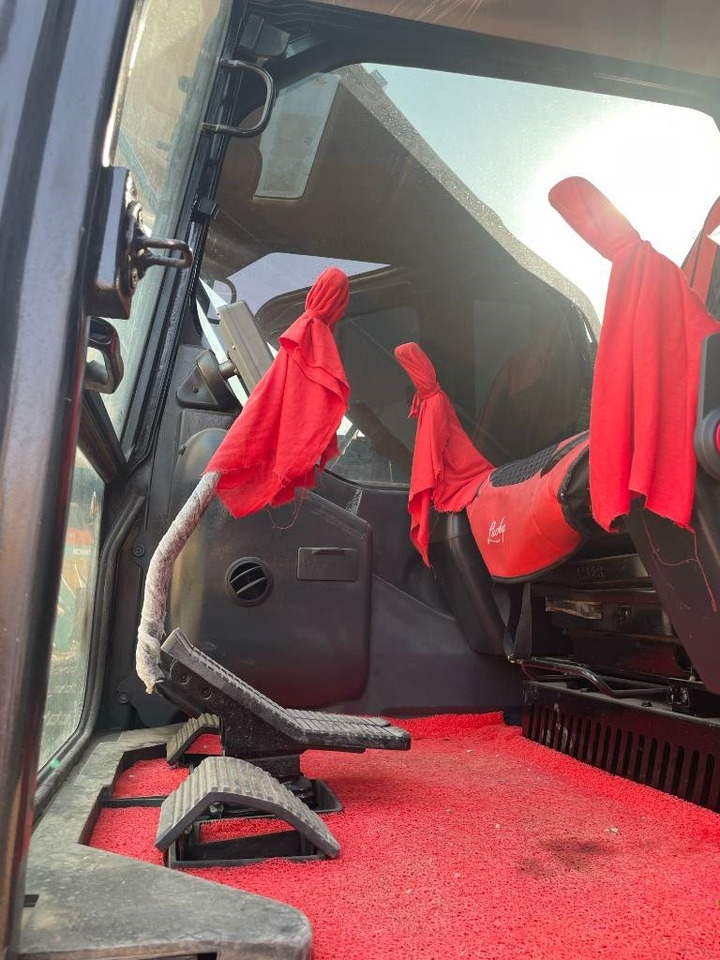 Sany 235 - Excavator pe şenile: Foto 5 Sany 235 - Excavator pe şenile: Foto 5