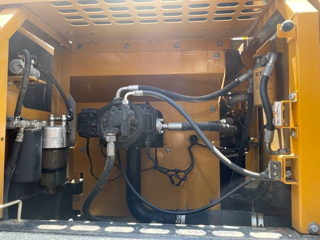 Sany 245H - Excavator pe şenile: Foto 5 Sany 245H - Excavator pe şenile: Foto 5