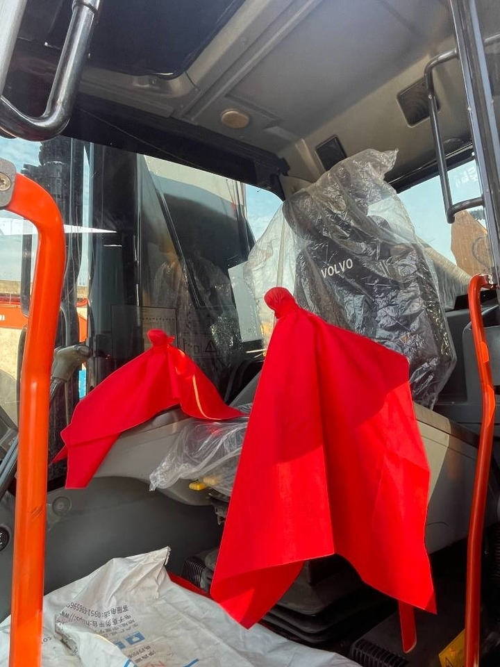 Volvo EC 380 D L - Excavator pe şenile: Foto 4 Volvo EC 380 D L - Excavator pe şenile: Foto 4