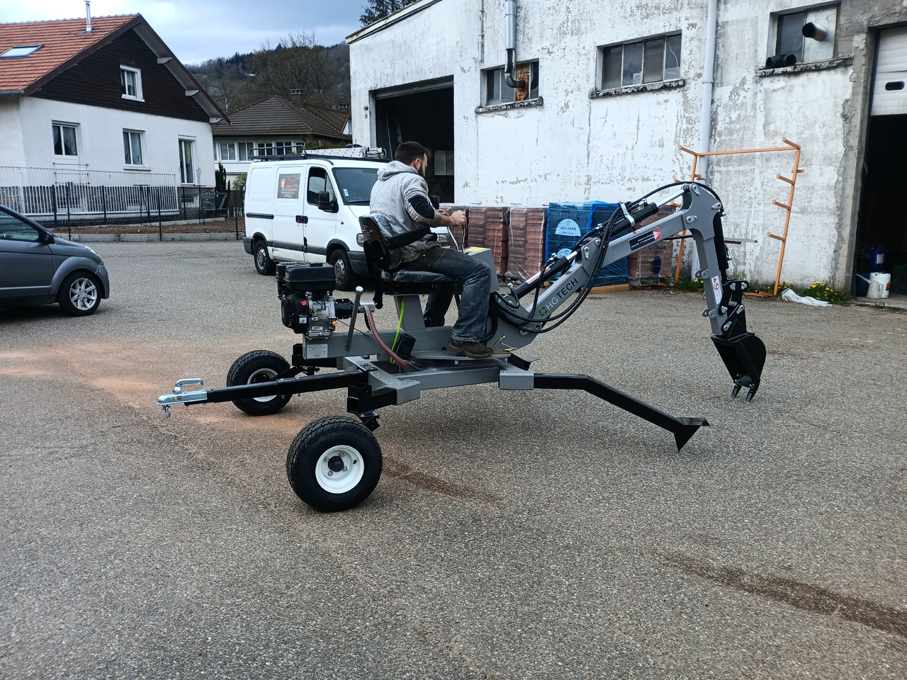 HG TECH Mini Pelle Araignée - Excavator păianjen: Foto 1 HG TECH Mini Pelle Araignée - Excavator păianjen: Foto 1