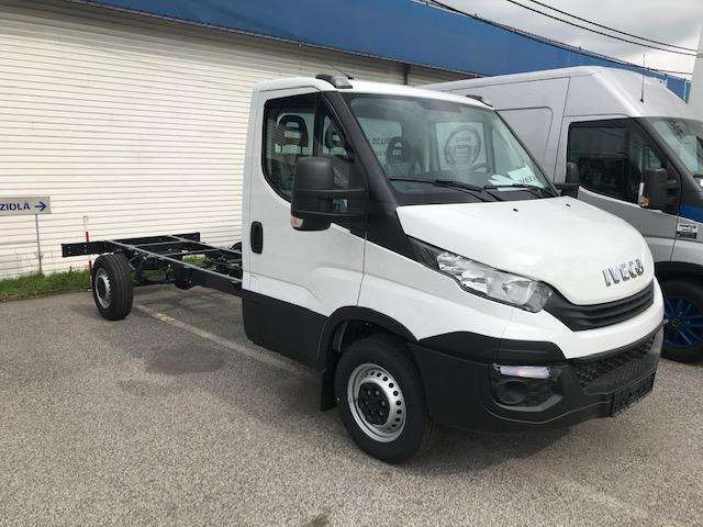 Iveco DAILY PODVOZOK, 3.0 D 176k, 35S18H - Camion şasiu, Autoutilitară: Foto 4 Iveco DAILY PODVOZOK, 3.0 D 176k, 35S18H - Camion şasiu, Autoutilitară: Foto 4