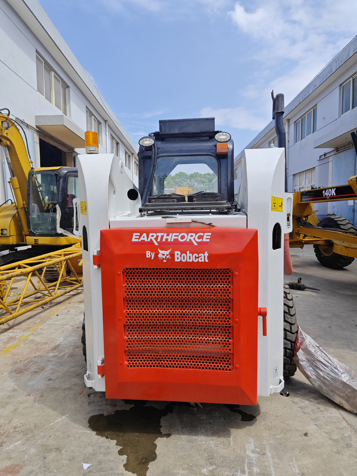 Bobcat S300 - Mini încărcător: Foto 5 Bobcat S300 - Mini încărcător: Foto 5