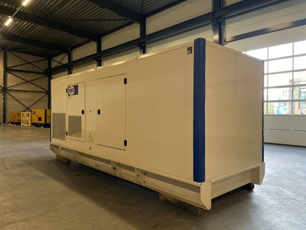 FG Wilson P715-3 - 715 kVA Genset - DPX-16023 - Generator electric: Foto 3 FG Wilson P715-3 - 715 kVA Genset - DPX-16023 - Generator electric: Foto 3