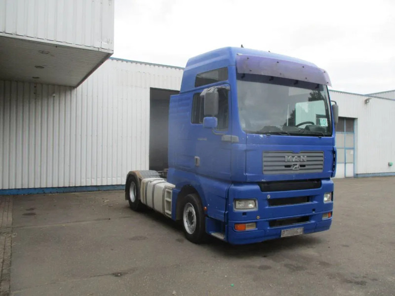 MAN TGA , FOR PARTS ONLY , NO ENGINE AND GEARBOX - Cap tractor: Foto 4 MAN TGA , FOR PARTS ONLY , NO ENGINE AND GEARBOX - Cap tractor: Foto 4