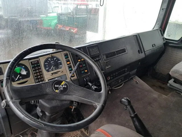 Camion şasiu MAN 26-422 , 6x4 , Spring Suspension , ZF Manual Gearbox, Intarder: Foto 10 Camion şasiu MAN 26-422 , 6x4 , Spring Suspension , ZF Manual Gearbox, Intarder: Foto 10