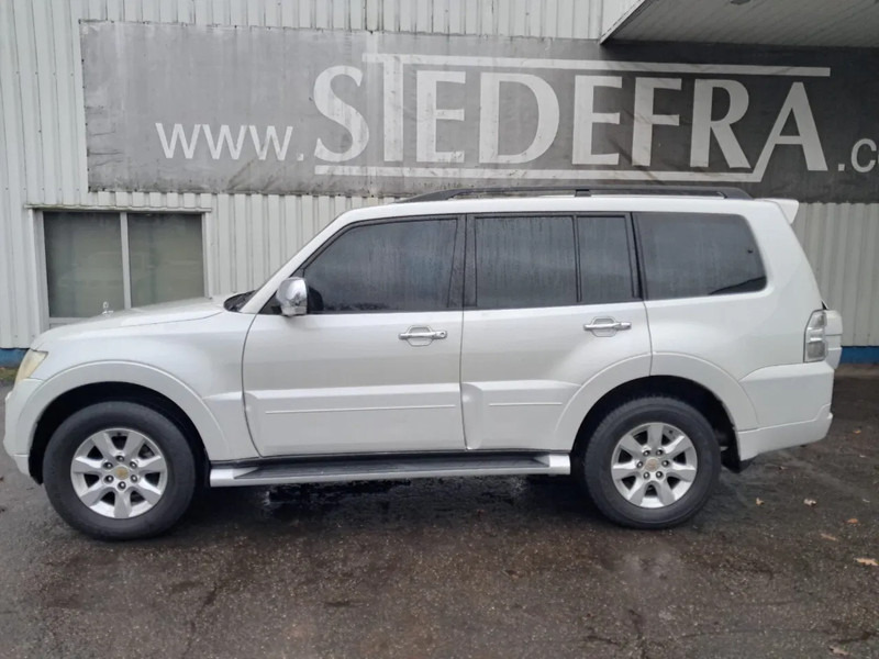 Mitsubishi Pajero GLS 3.5 - V6 , 4x4 , 7 Pers., Full Option - Automobil: Foto 2 Mitsubishi Pajero GLS 3.5 - V6 , 4x4 , 7 Pers., Full Option - Automobil: Foto 2