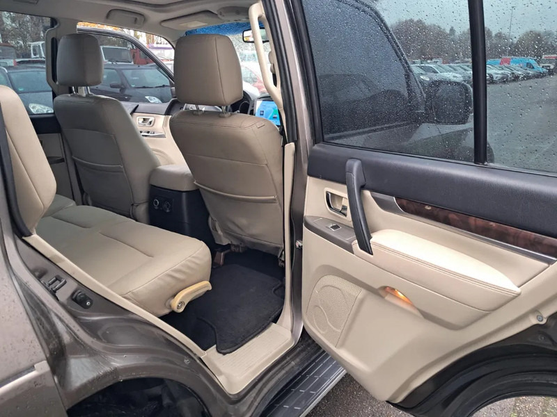 Automobil Mitsubishi Pajero GLS 3.5 - V6 , 4x4 , 7 Pers. , Full option: Foto 13 Automobil Mitsubishi Pajero GLS 3.5 - V6 , 4x4 , 7 Pers. , Full option: Foto 13