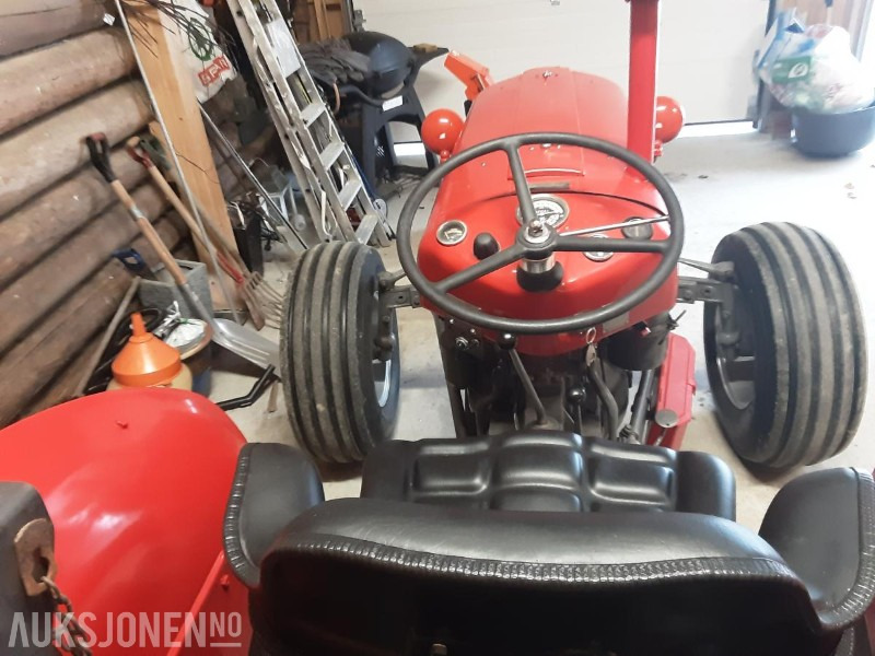 1972 Massey Ferguson 35 - Nyoppusset traktor - Tractor agricol: Foto 4 1972 Massey Ferguson 35 - Nyoppusset traktor - Tractor agricol: Foto 4