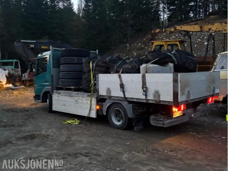 1998 Mercedes-Benz Atego 815/36 - Camion platformă: Foto 4 1998 Mercedes-Benz Atego 815/36 - Camion platformă: Foto 4