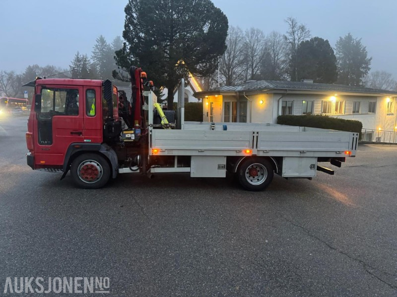 2000 Volvo FL611 med kran og plan KUN 98.766km EU OK TIL 09.12.2026 - Camion cu macara: Foto 1 2000 Volvo FL611 med kran og plan KUN 98.766km EU OK TIL 09.12.2026 - Camion cu macara: Foto 1