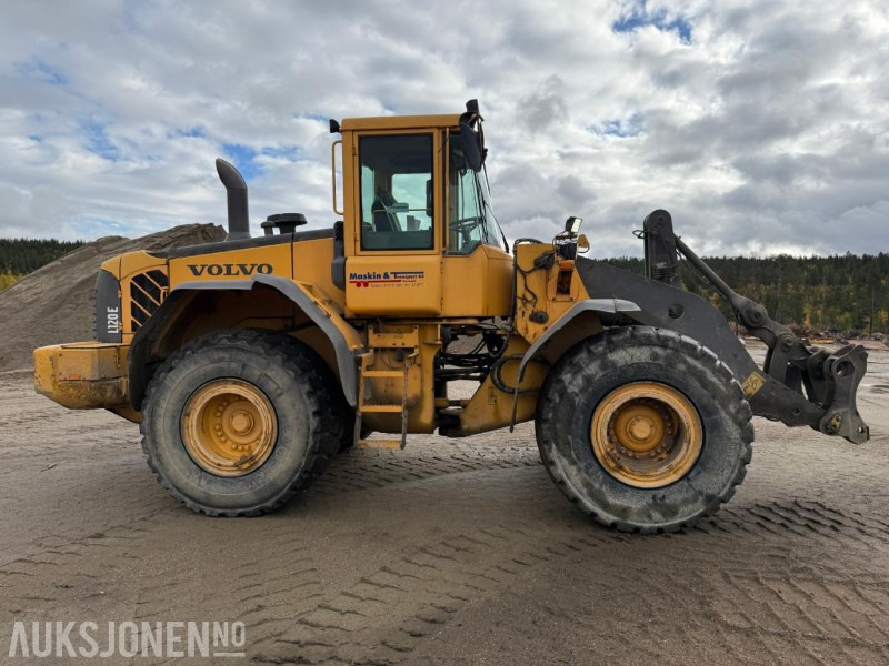 2006 Volvo L120E - Sentralsmøring - 14887 timer - Încărcător frontal pe pneuri: Foto 4 2006 Volvo L120E - Sentralsmøring - 14887 timer - Încărcător frontal pe pneuri: Foto 4