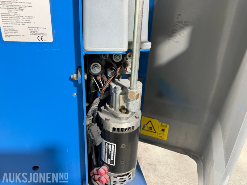 Autopropulsată platformă 2011 GRC 12 - 5,5m mastelift: Foto 20 Autopropulsată platformă 2011 GRC 12 - 5,5m mastelift: Foto 20