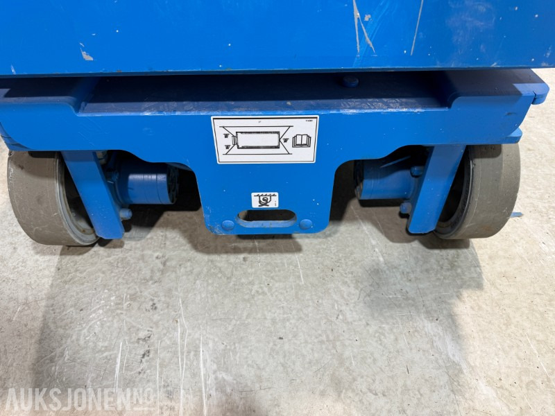 Autopropulsată platformă 2011 GRC 12 - 5,5m mastelift: Foto 13 Autopropulsată platformă 2011 GRC 12 - 5,5m mastelift: Foto 13