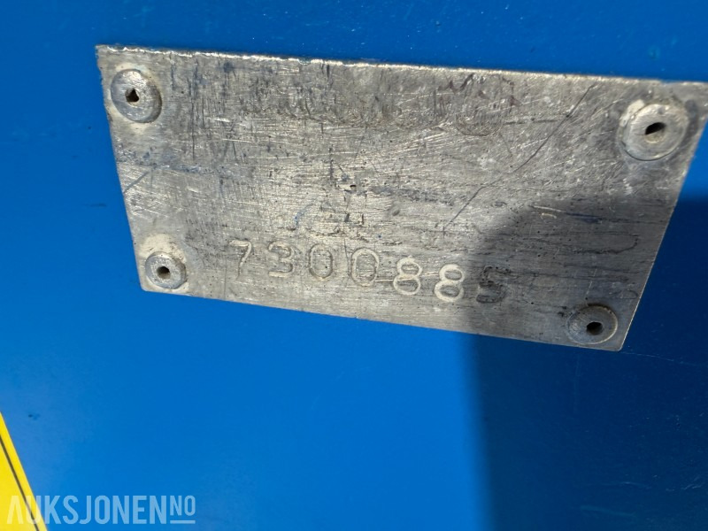 Autopropulsată platformă 2011 GRC 12 - 5,5m mastelift: Foto 8 Autopropulsată platformă 2011 GRC 12 - 5,5m mastelift: Foto 8