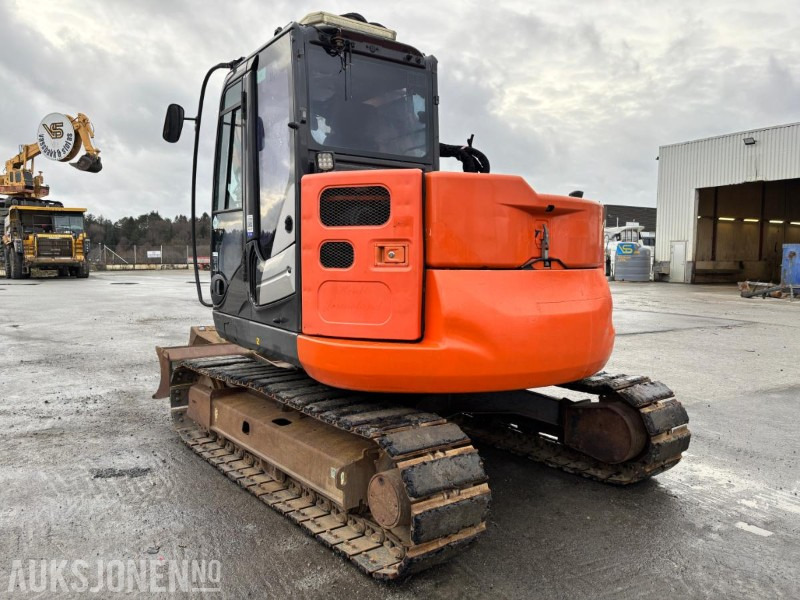 2014 HITACHI ZAXIS 85US-5A. 8.3T. S50. ENGCON TILTROTATOR. SENTRALSMØRING. PUSSESKUFF. 10434TIMER - Excavator: Foto 4 2014 HITACHI ZAXIS 85US-5A. 8.3T. S50. ENGCON TILTROTATOR. SENTRALSMØRING. PUSSESKUFF. 10434TIMER - Excavator: Foto 4