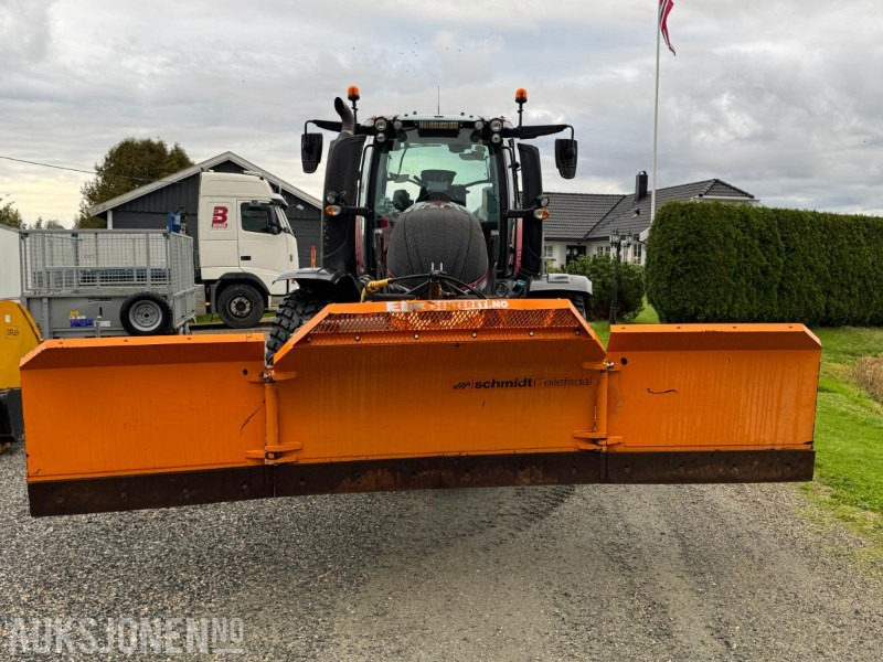 2016 Valtra T174E med Schmidt Tellefsdal U-LS 43.6 plog (2022), Valtra 76 frontlaster og betong lodd - Tractor agricol: Foto 2 2016 Valtra T174E med Schmidt Tellefsdal U-LS 43.6 plog (2022), Valtra 76 frontlaster og betong lodd - Tractor agricol: Foto 2