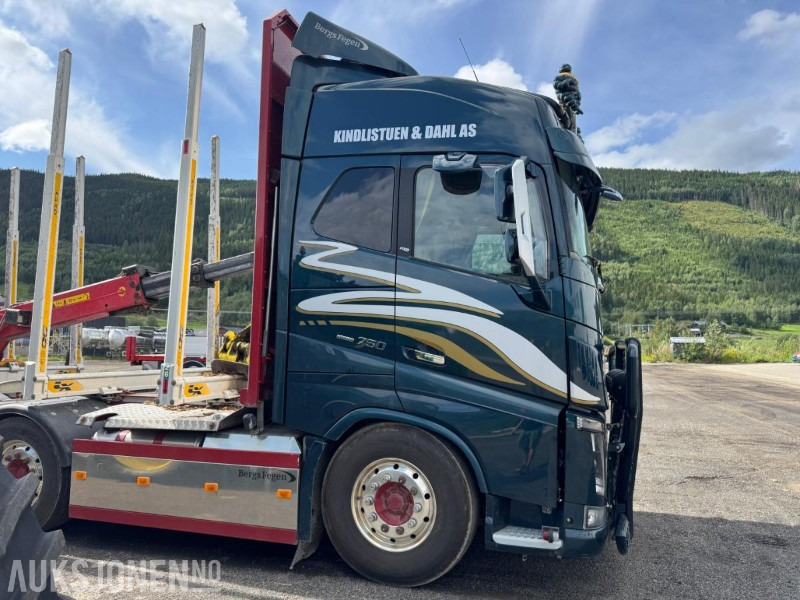 2018 Volvo FH16 8X4 komplett tømmerbil med kran og henger. - Camion forestier, Camion cu macara: Foto 5 2018 Volvo FH16 8X4 komplett tømmerbil med kran og henger. - Camion forestier, Camion cu macara: Foto 5
