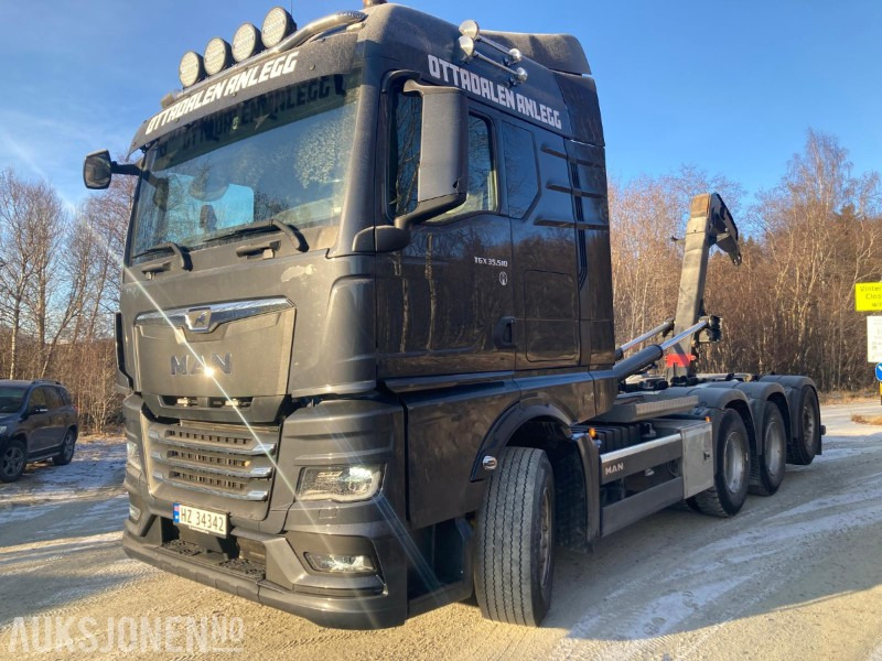 2021 MAN TGX krokbil med dumperkasse og kranflak. 8X4 EURO 6 - Camion cu cârlig: Foto 2 2021 MAN TGX krokbil med dumperkasse og kranflak. 8X4 EURO 6 - Camion cu cârlig: Foto 2