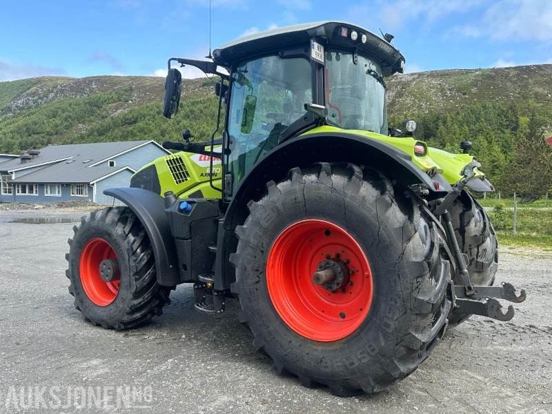 2022 Claas Axion 870 - 301 hk - 50 km/t - Front PTO - TRI dekk og landbruksdekk - Brøyteplate - EU godkjent - Tractor agricol: Foto 4 2022 Claas Axion 870 - 301 hk - 50 km/t - Front PTO - TRI dekk og landbruksdekk - Brøyteplate - EU godkjent - Tractor agricol: Foto 4
