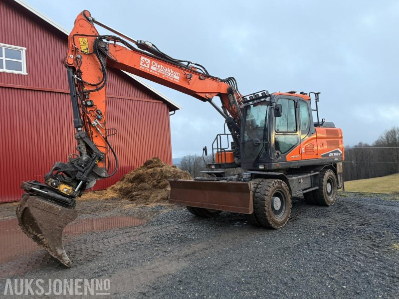 2022 Doosan/Develon DX160W hjulgraver m/Engcon tiltrotator S70 - Excavator: Foto 1 2022 Doosan/Develon DX160W hjulgraver m/Engcon tiltrotator S70 - Excavator: Foto 1