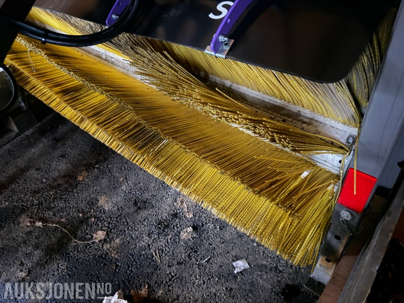 Ataşament pentru Utilaje constructii 2024 Holms SL200 Kost med styring: Foto 12